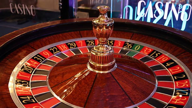 sinarjo live casino studio with professional dealer and HD cameras